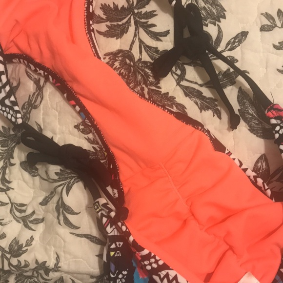 Xhilaration - Picture 5 of 8